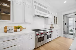 [Address not provided], Hinsdale, IL 60521 - Photo 11