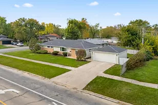 500 Lakewood Blvd, Park Forest, IL 60466 - Photo 3