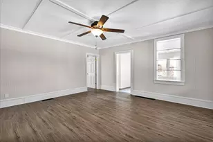 1406 W Walnut St, Bloomington, IL 61701 - Photo 5