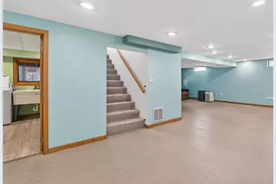 4523 W Crystal Lake Road, McHenry, IL 60050 - Photo 25