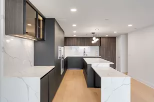 180 E Pearson St, Chicago, IL 60611 - Photo 9