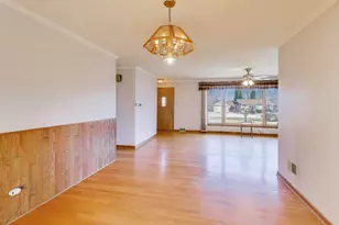 316 Linden Rd, Northbrook, IL 60062 - Photo 7