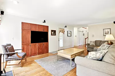 2770 Sandalwood Road, Buffalo Grove, IL 60089 - Photo 9