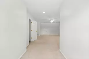 662 Waterbury Ave, Gurnee, IL 60031 - Photo 31