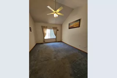 2013 Jeffrey Lane #2013, Elgin, IL 60123 - Photo 15