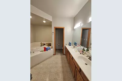 2013 Jeffrey Lane #2013, Elgin, IL 60123 - Photo 17