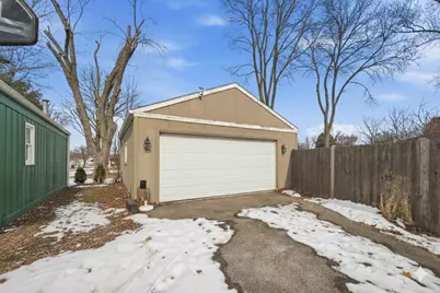 860 Parkway Avenue, Elgin, IL 60120 - Photo 7