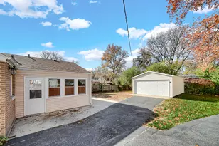 18652 Martin Ave, Homewood, IL 60430 - Photo 17