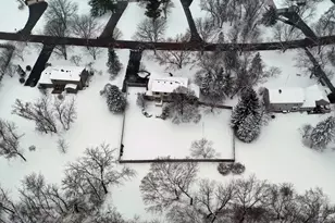 3901 Weathervane Ln, Crystal Lake, IL 60012 - Photo 3