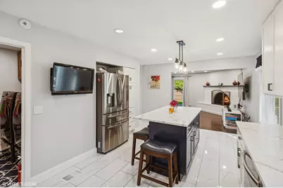 10039 Lacrosse Avenue, Skokie, IL 60077 - Photo 5