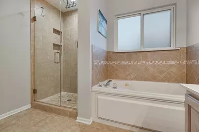 611 Woodbridge Drive, Elgin, IL 60124 - Photo 11