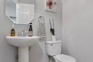 611 Woodbridge Dr, Elgin, IL 60124 - Photo 25