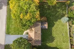 33W208 Bonnie St, Saint Charles, IL 60174 - Photo 3