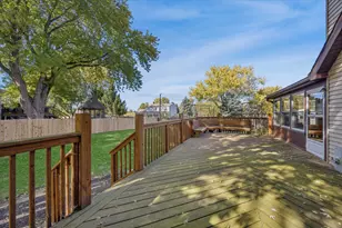 33W208 Bonnie St, Saint Charles, IL 60174 - Photo 7