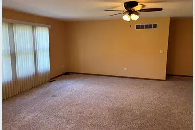 2120 Belvidere Line Drive, Elgin, IL 60123 - Photo 5