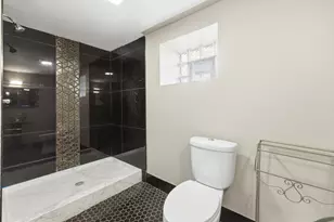 5915 W Iowa St, Chicago, IL 60651 - Photo 21