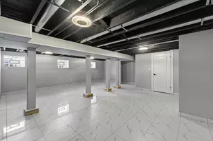 5915 W Iowa St, Chicago, IL 60651 - Photo 23