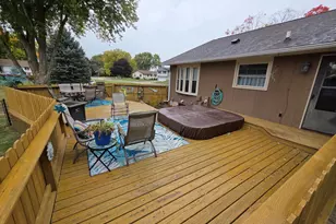 607 Greenridge Dr, Sterling, IL 61081 - Photo 3