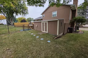 607 Greenridge Dr, Sterling, IL 61081 - Photo 7