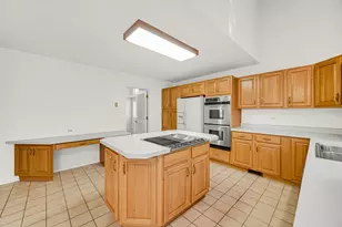 5625 Chesapeake Dr, McHenry, IL 60050 - Photo 9