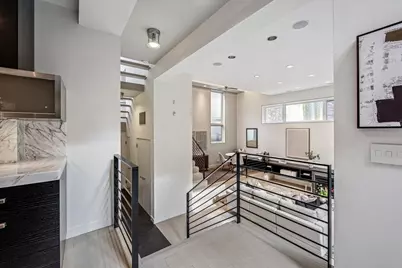 2209 N Seminary Avenue, Chicago, IL 60614 - Photo 19