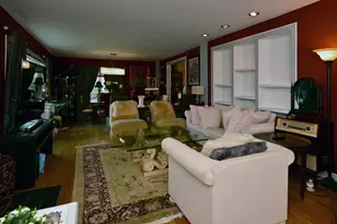 2140 Beechnut Rd, Northbrook, IL 60062 - Photo 9