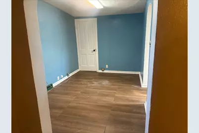 1901 Elim Avenue, Zion, IL 60099 - Photo 7