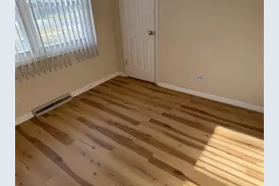 510 Shadywood Lane, Elk Grove Village, IL 60007 - Photo 9