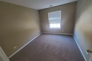 1037 N Village Dr, Round Lake Beach, IL 60073 - Photo 7