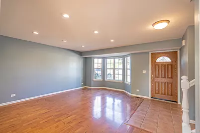 1305 Spalding Drive, Mundelein, IL 60060 - Photo 3