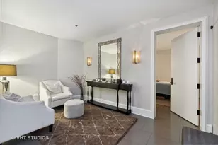 118 E Erie St, Chicago, IL 60611 - Photo 13