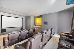 118 E Erie St, Chicago, IL 60611 - Photo 11