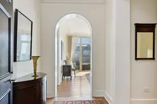 118 E Erie St, Chicago, IL 60611 - Photo 3