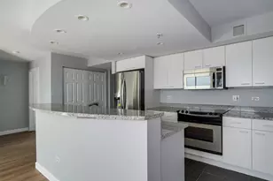 1640 Maple Ave, Evanston, IL 60201 - Photo 9