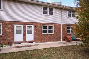 105 E Lincoln St, Normal, IL 61761 - Photo 9