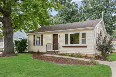 17914 W Twin Lakes Boulevard, Grayslake, IL 60030 - Photo 1