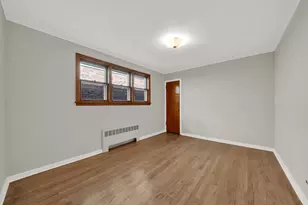 5730 S Tripp Ave, Chicago, IL 60629 - Photo 7