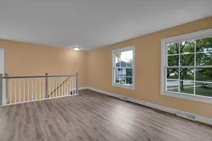 488 Darlene Ln, Glendale Heights, IL 60139 - Photo 11