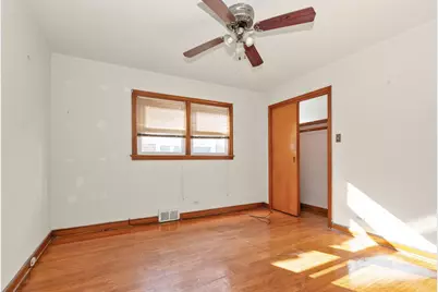 8834 S Oglesby Avenue, Chicago, IL 60617 - Photo 7