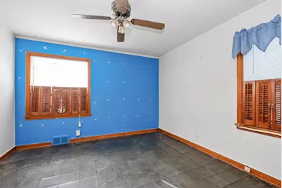 8834 S Oglesby Avenue, Chicago, IL 60617 - Photo 13