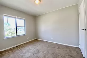 17922 Normandy Ln, Hazel Crest, IL 60429 - Photo 11