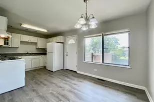 17922 Normandy Ln, Hazel Crest, IL 60429 - Photo 5