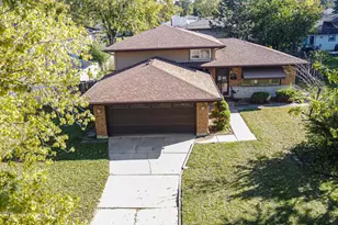 16815 Wausau Ave, South Holland, IL 60473 - Photo 3