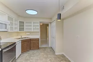 100 Lake Blvd, Buffalo Grove, IL 60089 - Photo 17