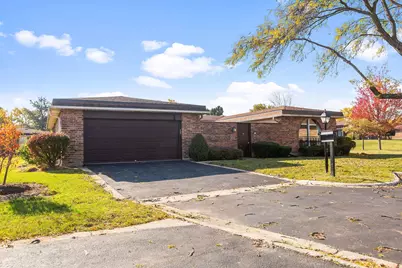 2425 El Cid Lane, Northbrook, IL 60062 - Photo 1