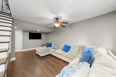 14N468 Bonnie Lane, Elgin, IL 60124 - Photo 9