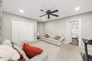 14N468 Bonnie Ln, Elgin, IL 60124 - Photo 13