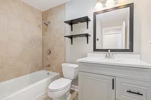 2476 Village Ct, Aurora, IL 60504 - Photo 9