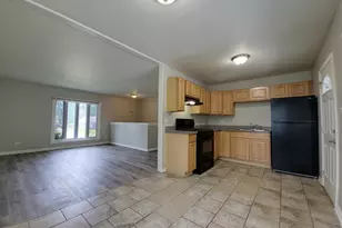 349 E Maple Dr, Glenwood, IL 60425 - Photo 7