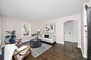 436 Circle Ave, Willowbrook, IL 60527 - Photo 3